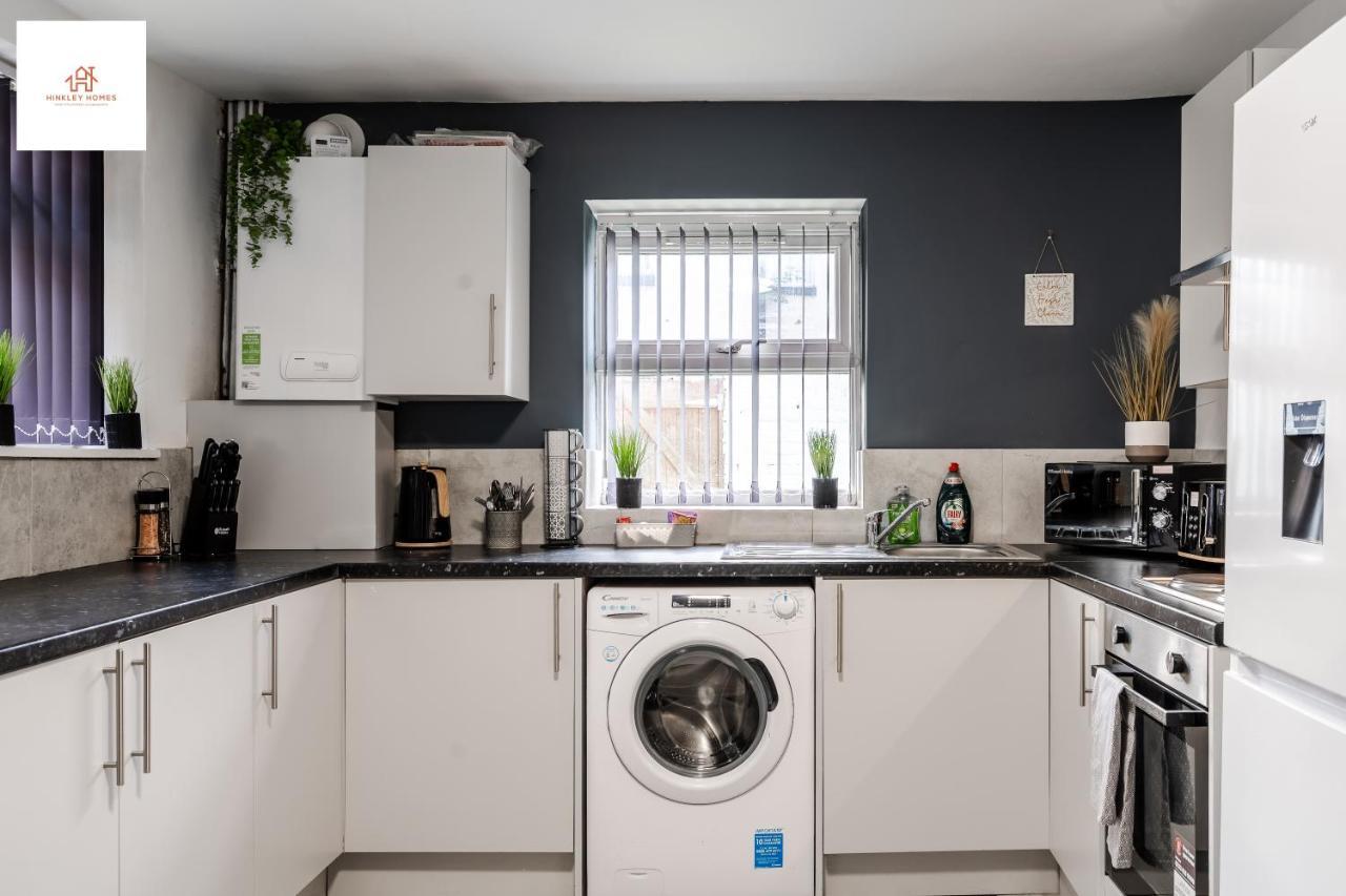 Immaculate 4 Bed In Liverpool By Hinkley Homes Short Lets & Serviced Accommodation Екстер'єр фото