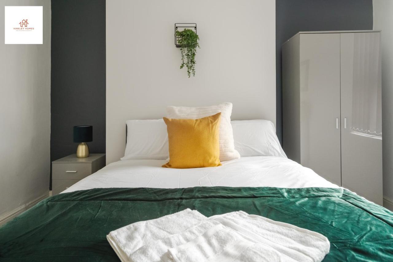 Immaculate 4 Bed In Liverpool By Hinkley Homes Short Lets & Serviced Accommodation Екстер'єр фото
