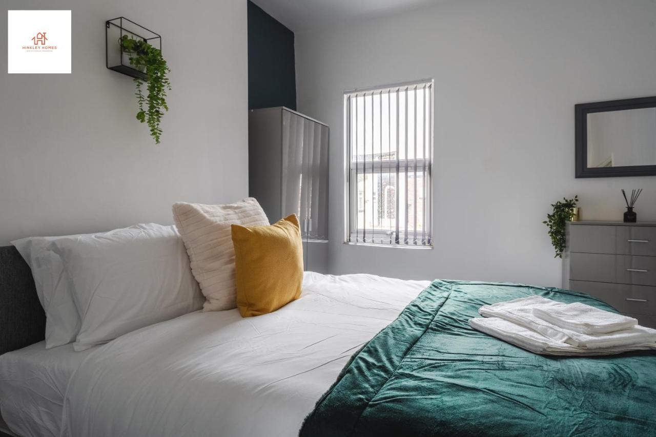 Immaculate 4 Bed In Liverpool By Hinkley Homes Short Lets & Serviced Accommodation Екстер'єр фото